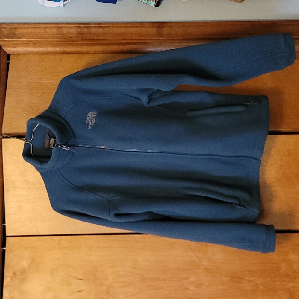 Like new fleece, The North Face jacket. Size medium.